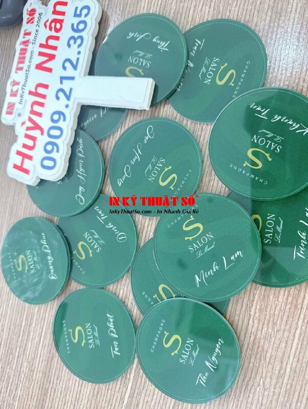 In UV mica tròn đường kính 7cm làm thẻ tên quà tặng - INKTS912