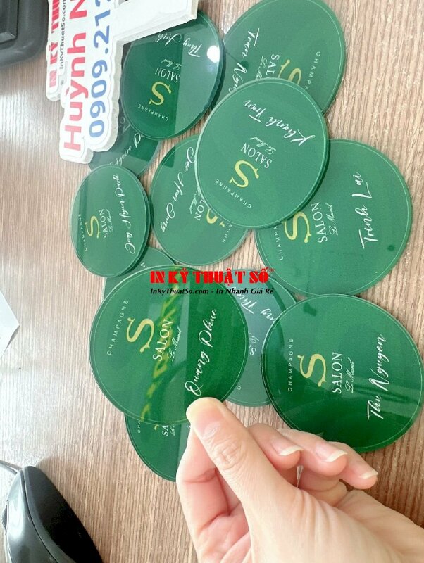 In UV mica tròn đường kính 7cm làm thẻ tên quà tặng - INKTS912