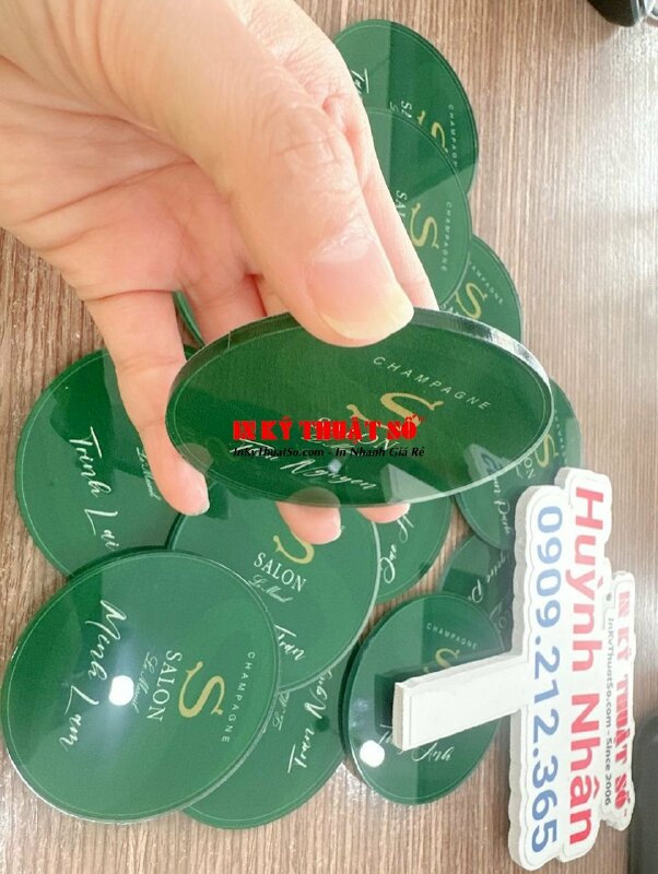 In UV mica tròn đường kính 7cm làm thẻ tên quà tặng - INKTS912