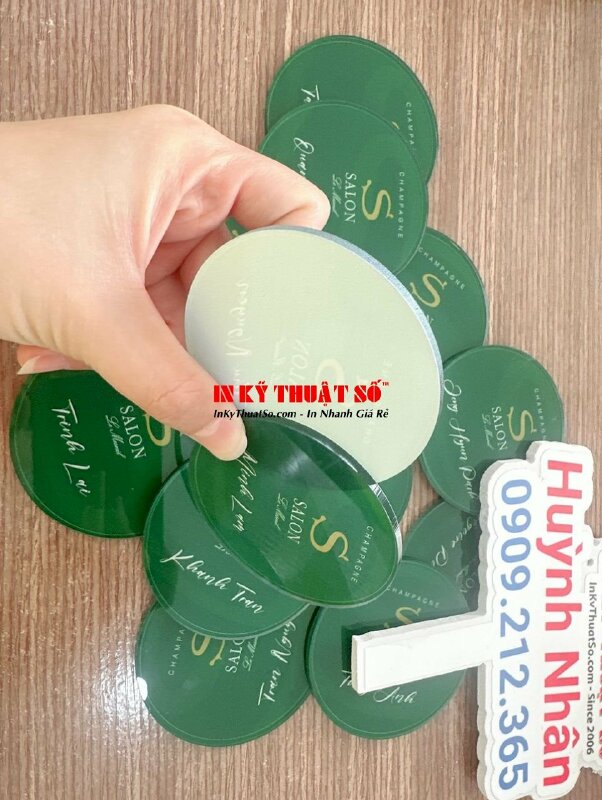 In UV mica tròn đường kính 7cm làm thẻ tên quà tặng - INKTS912
