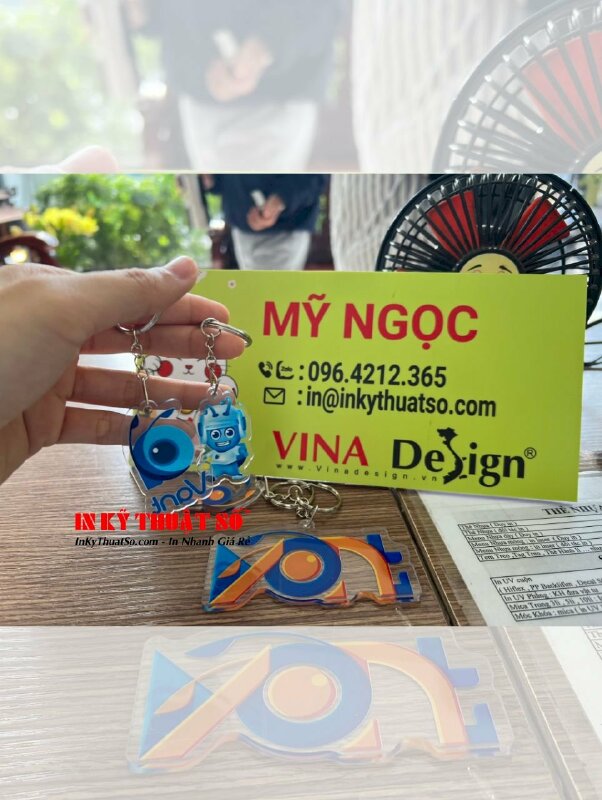 Móc khoá mica in hình theo yêu cầu - INKTS360