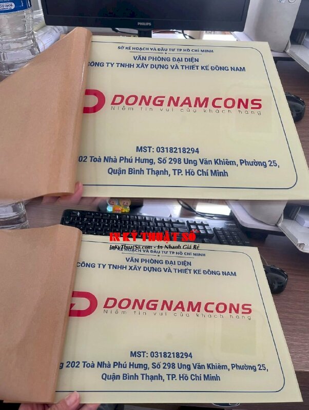 Biển văn phòng đại diện công ty Mica trong 3li in UV ngược, lót trắng theo file in - INKTS2896