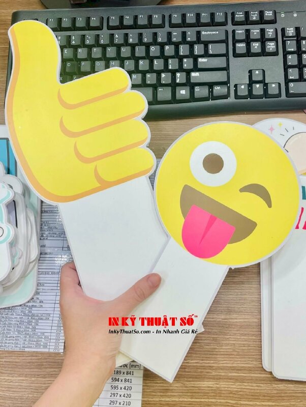 In bảng cầm tay sự kiện kỷ niệm 10 năm thành lập công ty, in hashtag giá rẻ - INKTS719