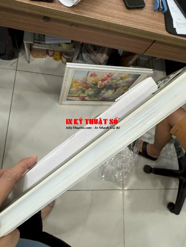 In Canvas tranh bình hoa tĩnh vật, đóng khung hoa văn cổ điển - INKTS3341