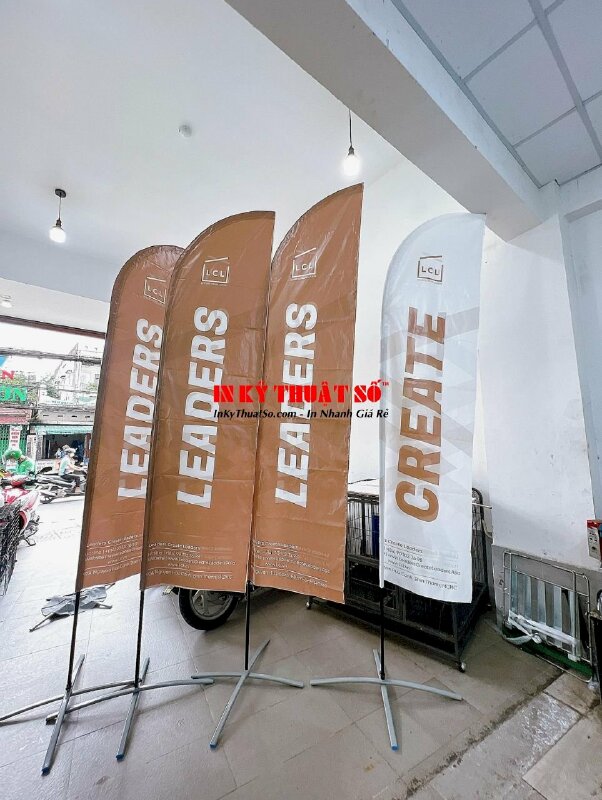 In cờ cánh buồm logo công ty đào tạo kỹ năng, in vải silk cờ phướn lưỡi liềm - INKTS1183