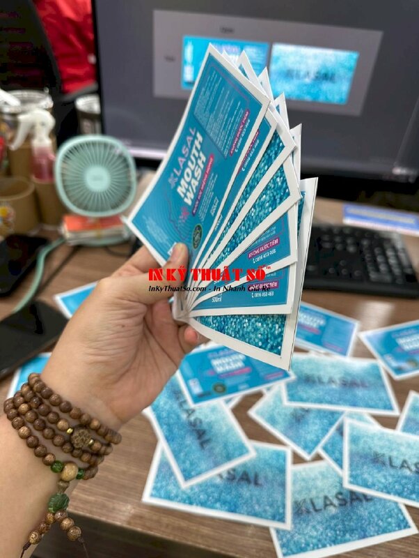 In decal 2 mặt giới thiệu sản phẩm nước súc miệng - INKTS427