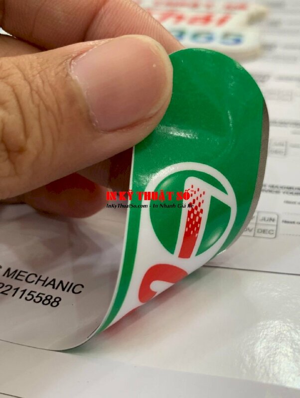 In Decal 2 mặt quảng bá thương hiệu Castrol - INKTS418