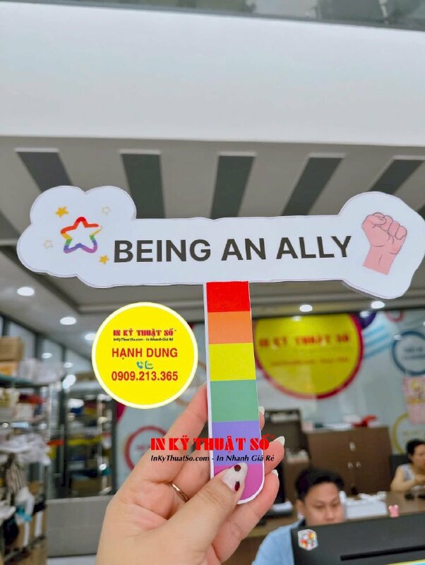 In hashtag cầm tay slogan tiếng Anh sự kiện cộng đồng Pride - INKTS3357