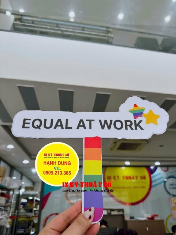 In hashtag cầm tay slogan tiếng Anh sự kiện cộng đồng Pride - INKTS3357