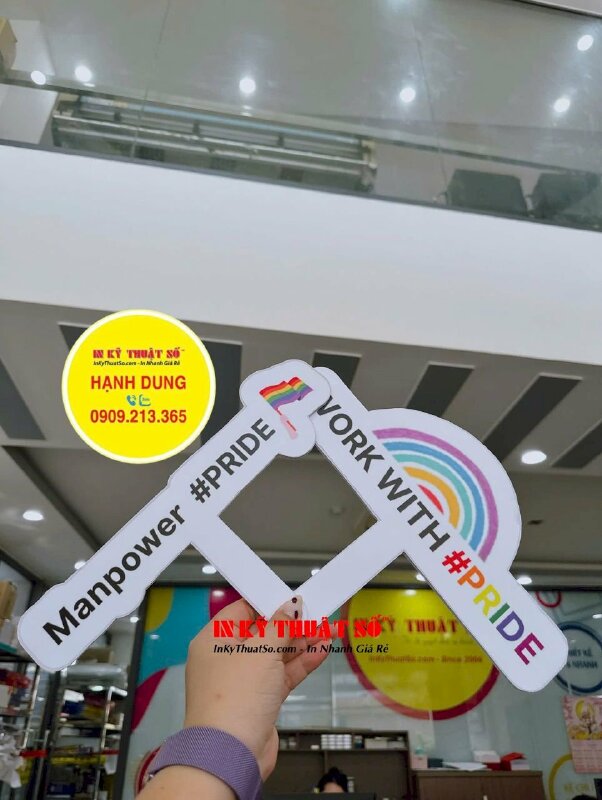 In hashtag cầm tay slogan tiếng Anh sự kiện cộng đồng Pride - INKTS3357