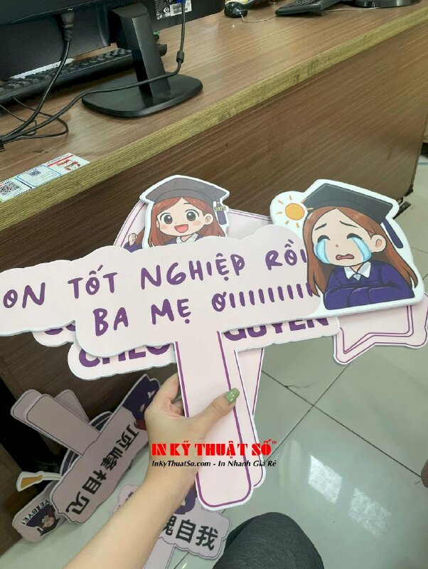 In hashtag cầm tay tốt nghiệp, prop cầm tay tốt nghiệp - INKTS3364