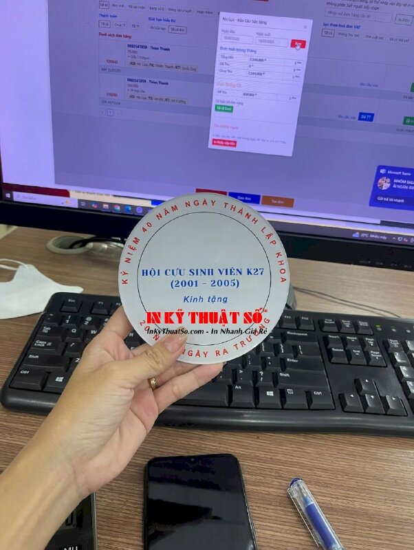In huy hiệu Mica Kính Tặng gắn nam châm mặt sau cho Hội Cựu sinh viên - INKTS3348