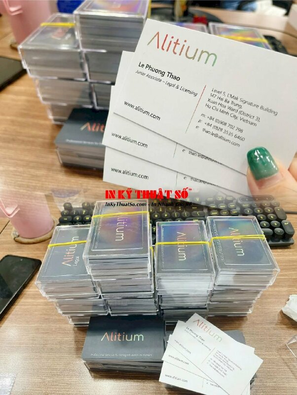 In name card chức danh Junior Associate - Legal & Licensing nhân viên pháp lý công ty luật, in card nhanh 1 ngày có hàng - INKTS3353