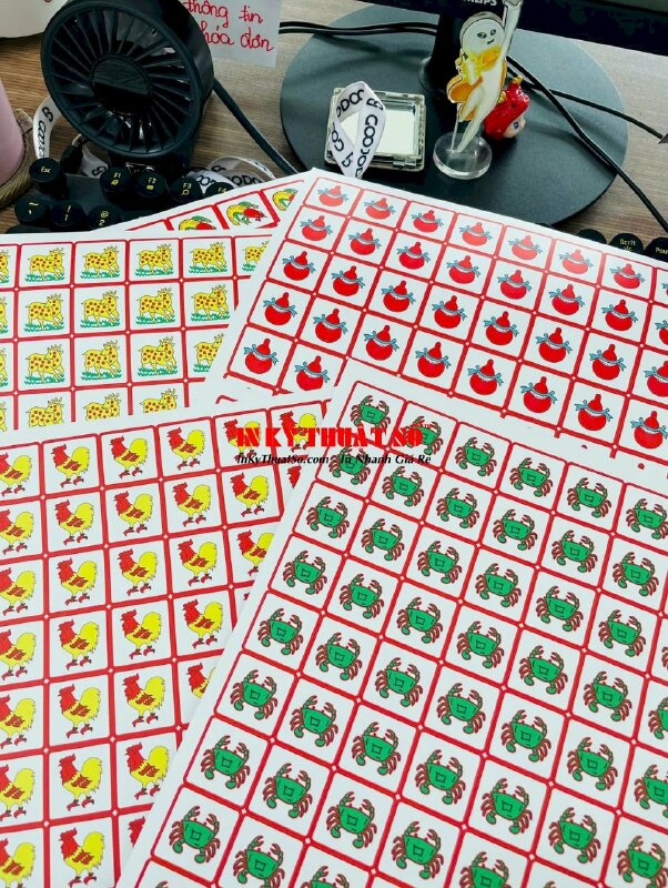 In nhãn sticker Bầu Cua Tôm Cá dán cục xúc xắc xí ngầu chơi Tết, tem PP đế giấy - INKTS1182