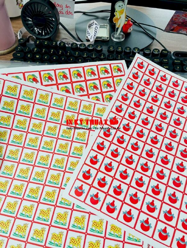In nhãn sticker Bầu Cua Tôm Cá dán cục xúc xắc xí ngầu chơi Tết, tem PP đế giấy - INKTS1182