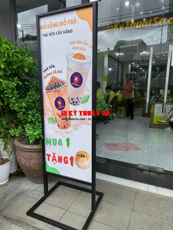 Khung standee sắt in theo yêu cầu, standee chân sắt quán trà sữa - INKTS656