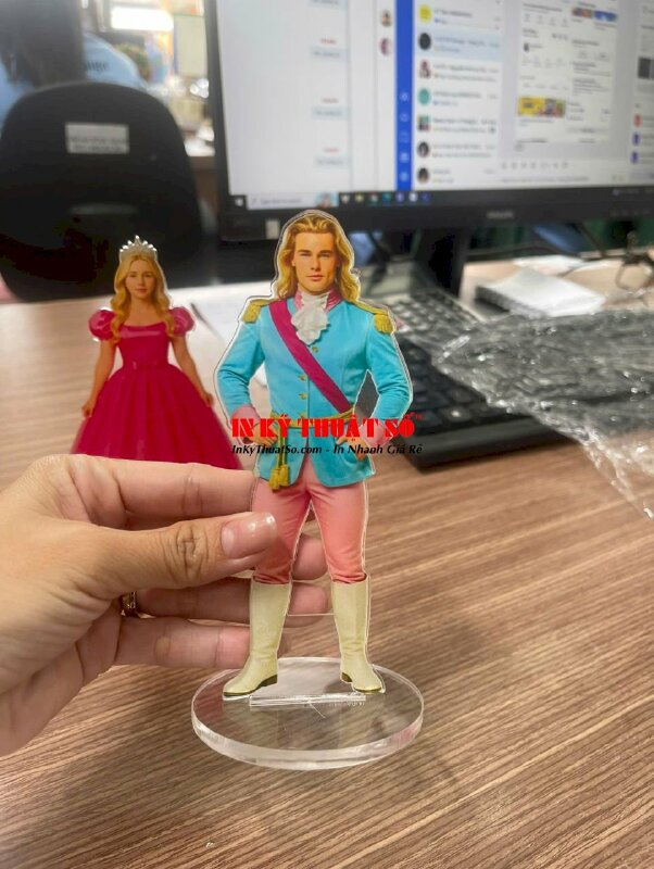Làm standee mica để bàn nhân vật hoàng tử, công chúa làm quà tặng - INKTS3340