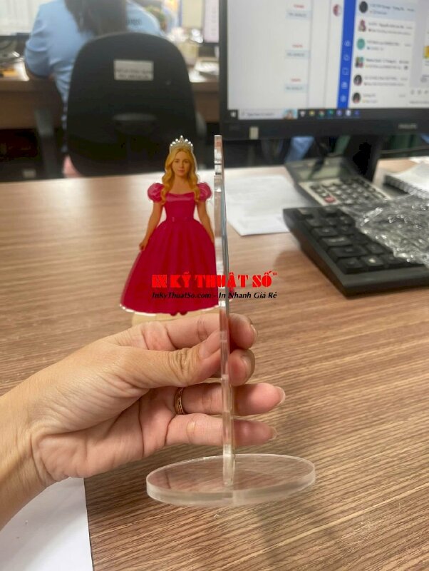 Làm standee mica để bàn nhân vật hoàng tử, công chúa làm quà tặng - INKTS3340