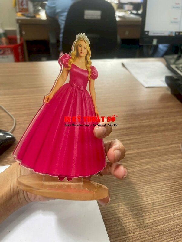 Làm standee mica để bàn nhân vật hoàng tử, công chúa làm quà tặng - INKTS3340