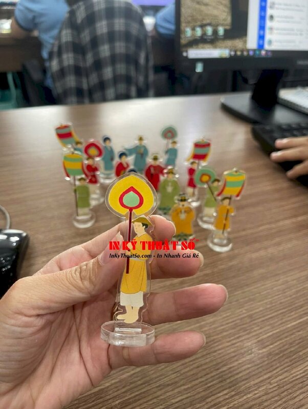 Mô hình Standee Mica in UV 2 mặt, 3 lớp mực in làm bộ sưu tập nhân vật cung đình Việt Nam xưa mặc lễ phục truyền thống - INKTS3361