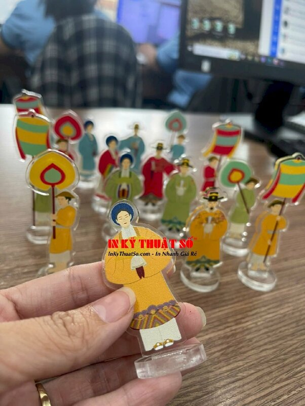 Mô hình Standee Mica in UV 2 mặt, 3 lớp mực in làm bộ sưu tập nhân vật cung đình Việt Nam xưa mặc lễ phục truyền thống - INKTS3361