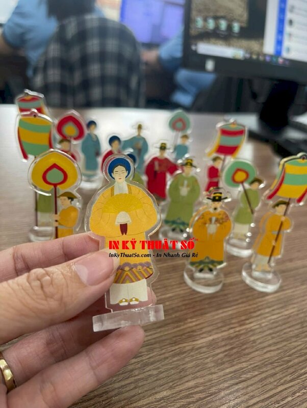 Mô hình Standee Mica in UV 2 mặt, 3 lớp mực in làm bộ sưu tập nhân vật cung đình Việt Nam xưa mặc lễ phục truyền thống - INKTS3361