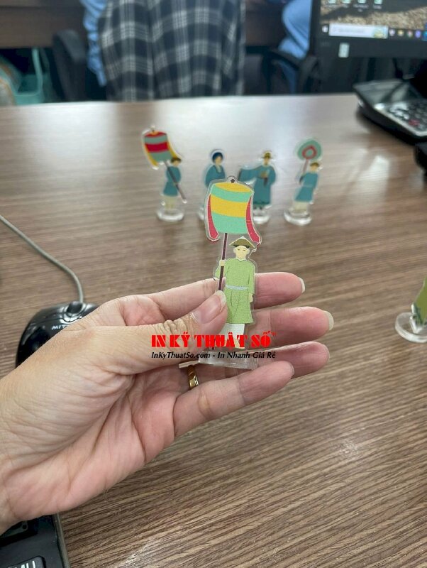 Mô hình Standee Mica in UV 2 mặt, 3 lớp mực in làm bộ sưu tập nhân vật cung đình Việt Nam xưa mặc lễ phục truyền thống - INKTS3361