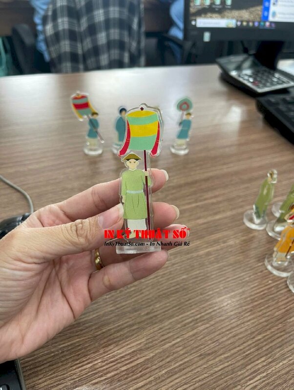 Mô hình Standee Mica in UV 2 mặt, 3 lớp mực in làm bộ sưu tập nhân vật cung đình Việt Nam xưa mặc lễ phục truyền thống - INKTS3361