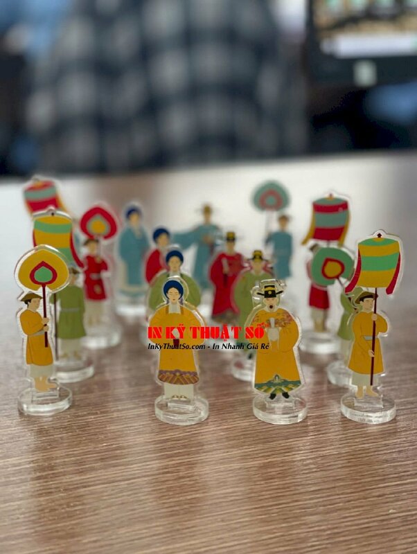 Mô hình Standee Mica in UV 2 mặt, 3 lớp mực in làm bộ sưu tập nhân vật cung đình Việt Nam xưa mặc lễ phục truyền thống - INKTS3361