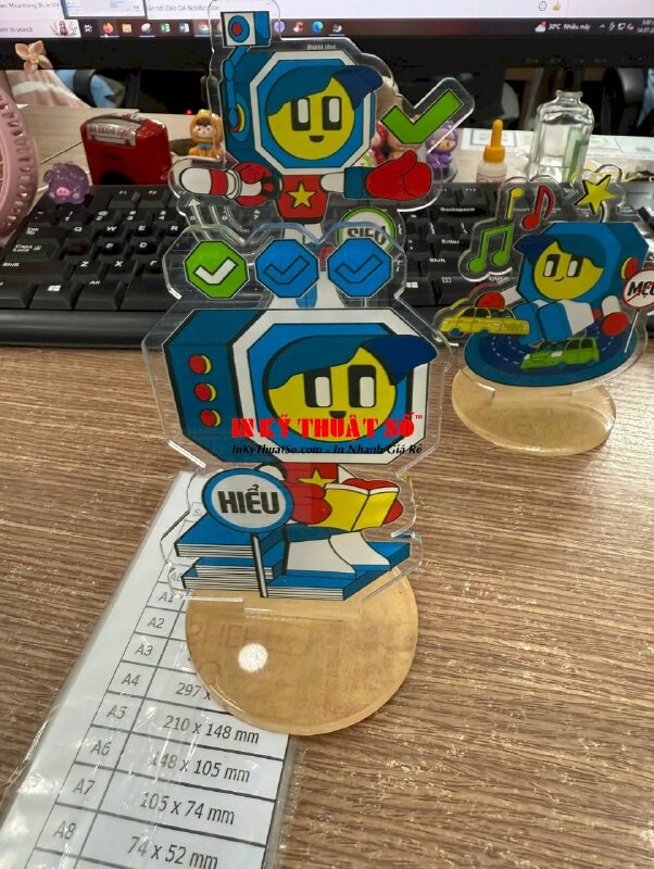 Standee mica trong 3li, in mô hình đồ án tốt nghiệp - INKTS3347