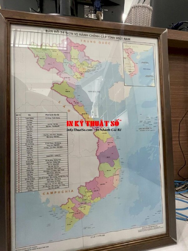 Tranh bản đồ Việt Nam in giấy ảnh mực dầu, đóng khung tranh lồng kính viền 3cm, ván lót mặt sau - INKTS3371