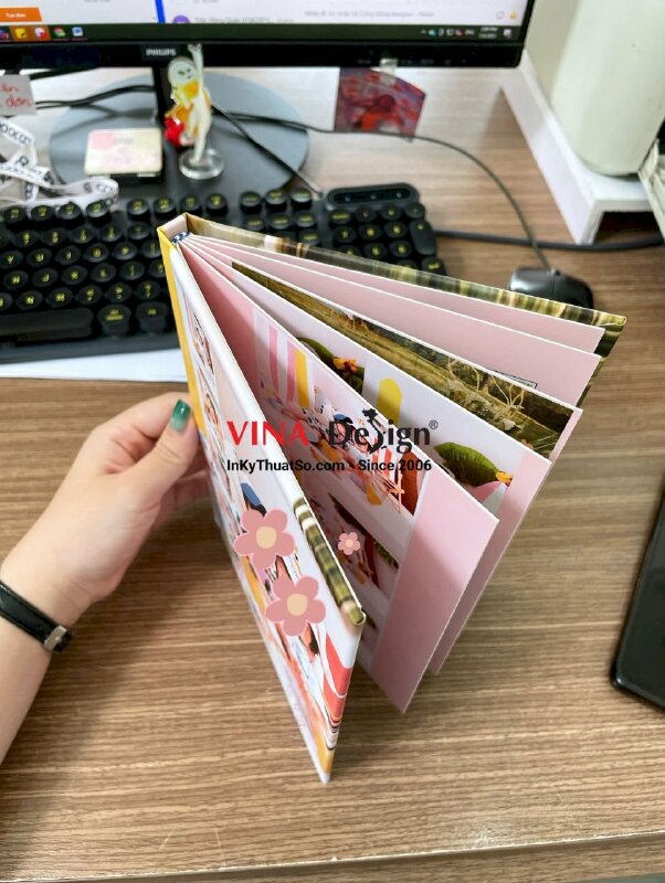 In album photobook kỷ niệm sinh nhật cho cặp song sinh - INKTS3448