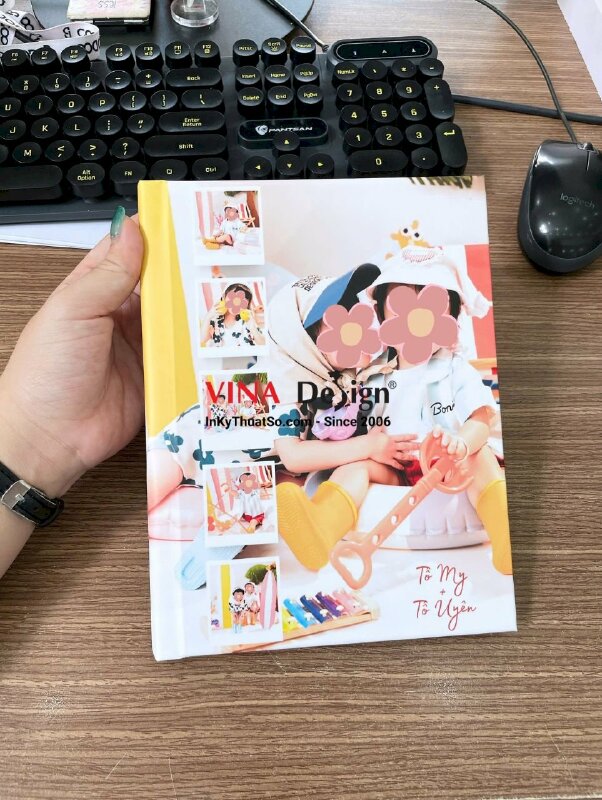 In album photobook kỷ niệm sinh nhật cho cặp song sinh - INKTS3448
