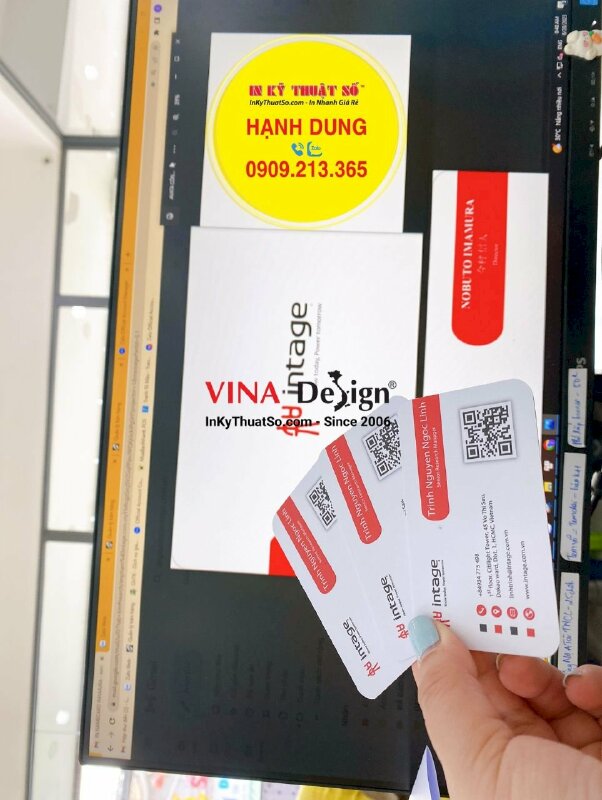 In card visit Senior Research Manager có mã QR Code - INKTS846