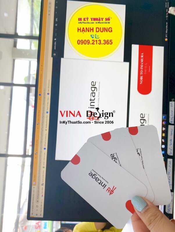 In card visit Senior Research Manager có mã QR Code - INKTS846
