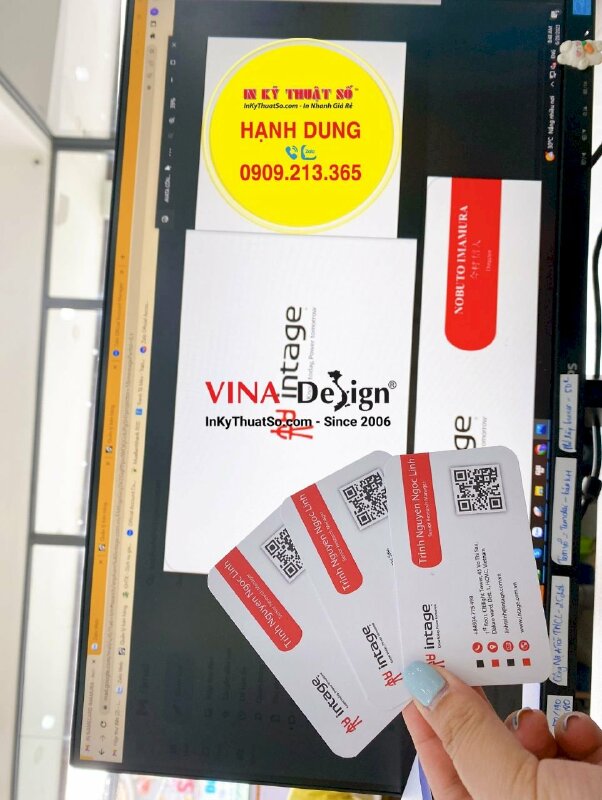 In card visit Senior Research Manager có mã QR Code - INKTS846