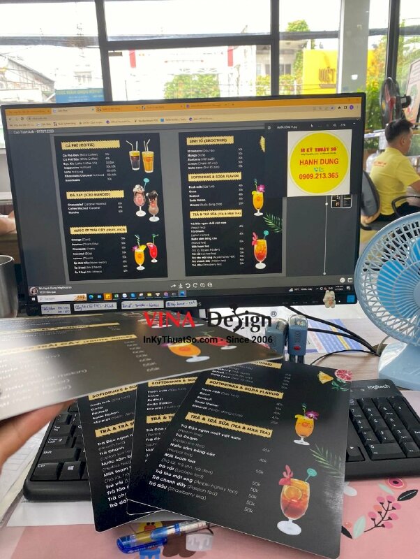 In combo menu đồ ăn, menu thức uống dạng tấm cầm tay bằng nhựa cho quán cafe sân vườn - INKTS902
