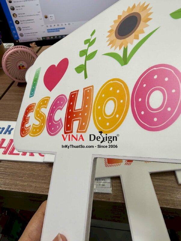 In hashtag cầm tay chia tay lớp học, thank you teachers, great year ever, shine your way - INKTS3435