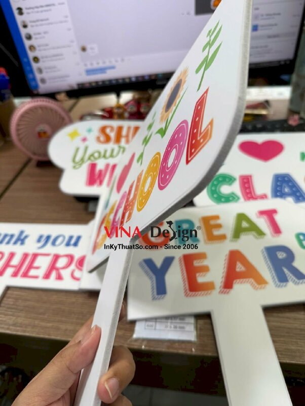 In hashtag cầm tay chia tay lớp học, thank you teachers, great year ever, shine your way - INKTS3435