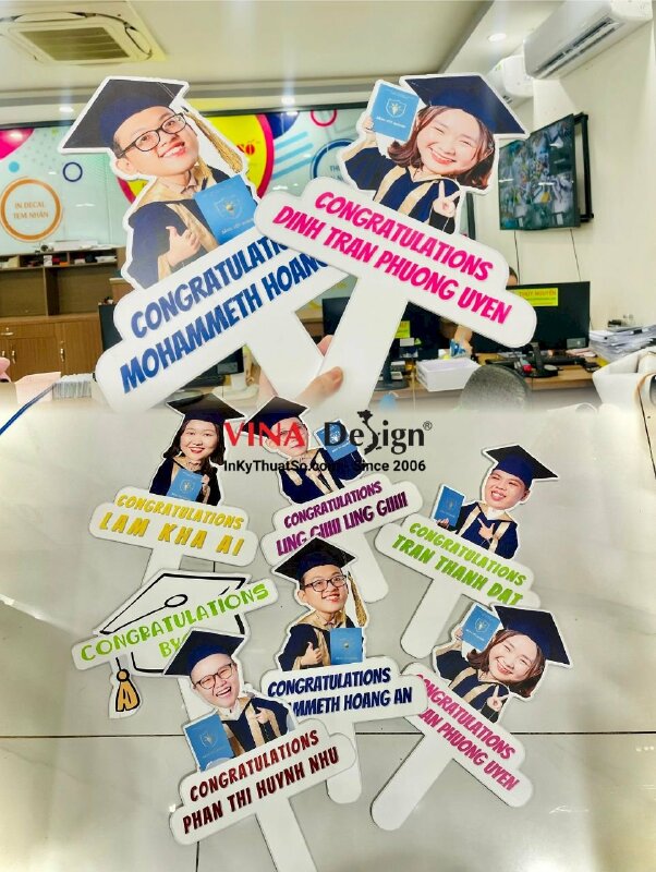 In hashtag cầm tay tốt nghiệp, hashtag cầm tay in hình cá nhân check in sự kiện - INKTS821