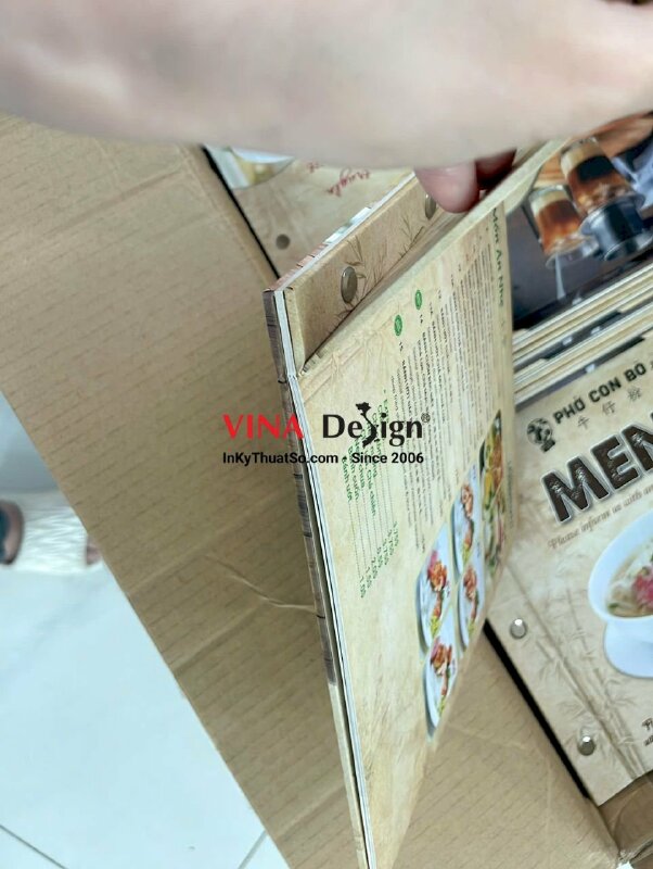 In menu quán phở bò bìa bồi carton, ruột giấy C300, gáy ghim inox cán mờ, hàng gửi đi Mỹ - INKTS3401