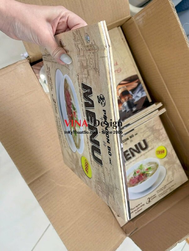 In menu quán phở bò bìa bồi carton, ruột giấy C300, gáy ghim inox cán mờ, hàng gửi đi Mỹ - INKTS3401