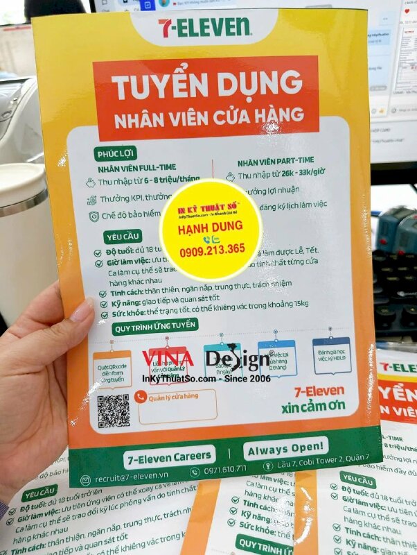 In poster tuyển dụng dán kính cửa hàng tiện lợi, in Decal sữa khổ A4 - INKTS3425