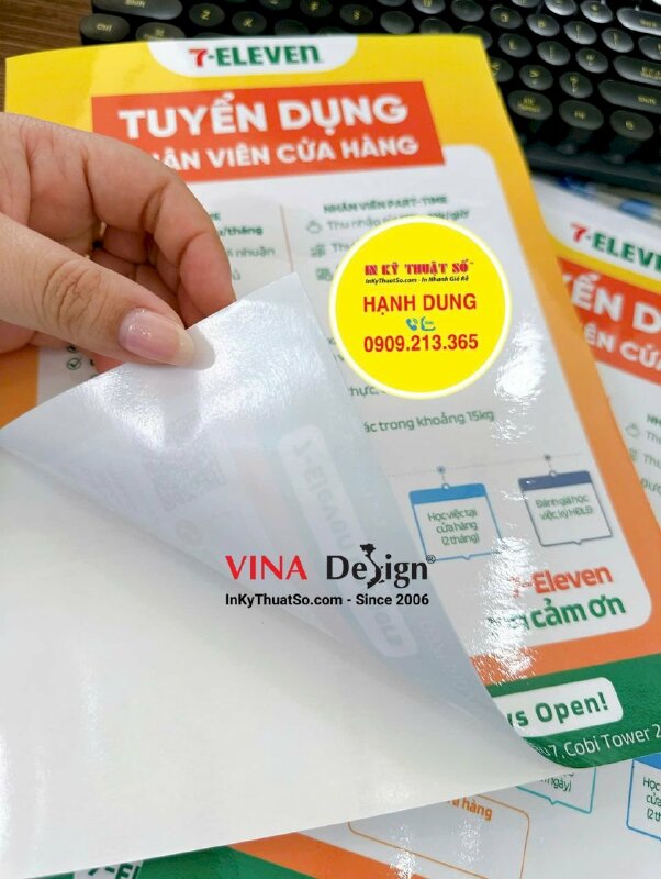 In poster tuyển dụng dán kính cửa hàng tiện lợi, in Decal sữa khổ A4 - INKTS3425