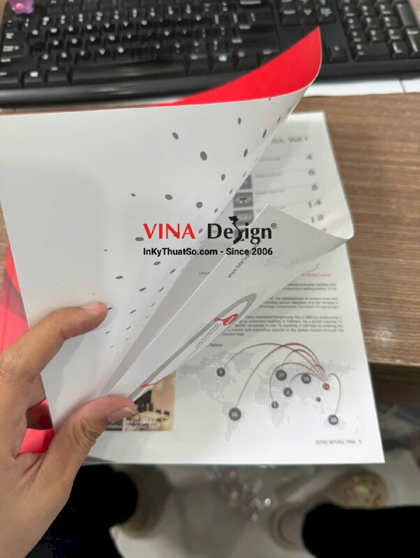In quyển catalogue product collection, dán keo gáy đứng - INKTS3434