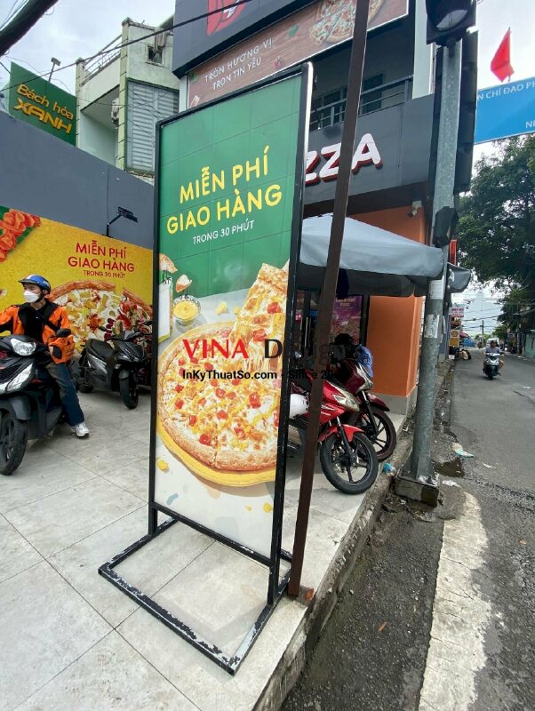 Khung Standee chân sắt, chân dựng Standee sắt ngoài trời - INKTS815