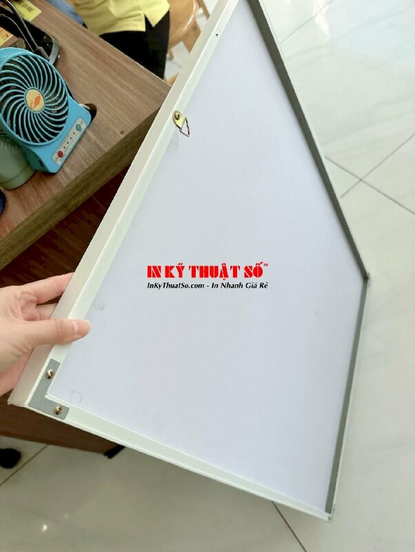 Tranh Canvas Tom & Jerry kích thước 60cm x 80cm, đóng khung viền trắng ốp - INKTS890