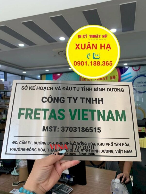 Bảng công ty inox mặt nhôm xước trắng, bảng hiệu cty 34x21cm in UV màu - INKTS1224