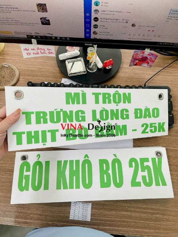 In bảng tên món ăn Formex đóng khoen treo phía trên quầy, xe đẩy bán đồ ăn - INKTS3489