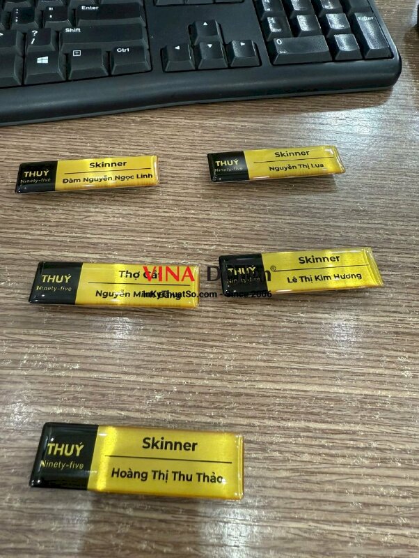 In bảng tên nam châm cài áo Skinner, thợ cắt cho salon tóc nam, hàng gửi đi Đồng Nai từ TPHCM - INKTS3470